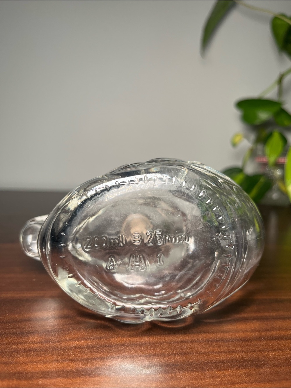 Vintage Duck Shaped Glass Bottle / Decanter 🦆✨ - Picture 8 of 9